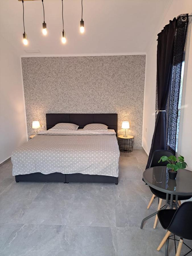 Kevin&Jessica Rooms Giarmata エクステリア 写真
