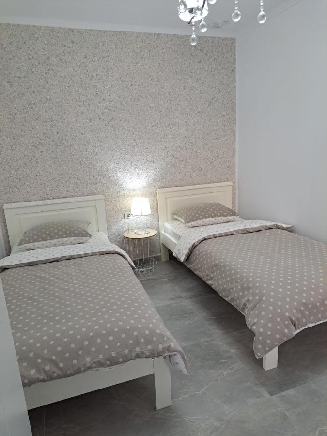 Kevin&Jessica Rooms Giarmata エクステリア 写真