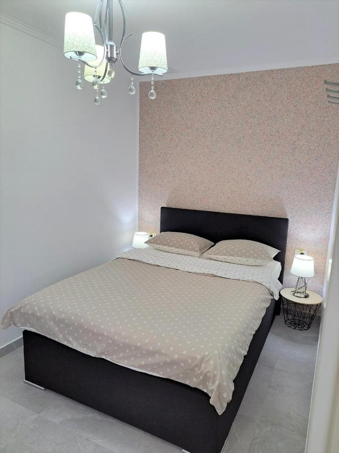 Kevin&Jessica Rooms Giarmata エクステリア 写真