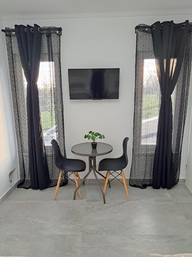 Kevin&Jessica Rooms Giarmata エクステリア 写真