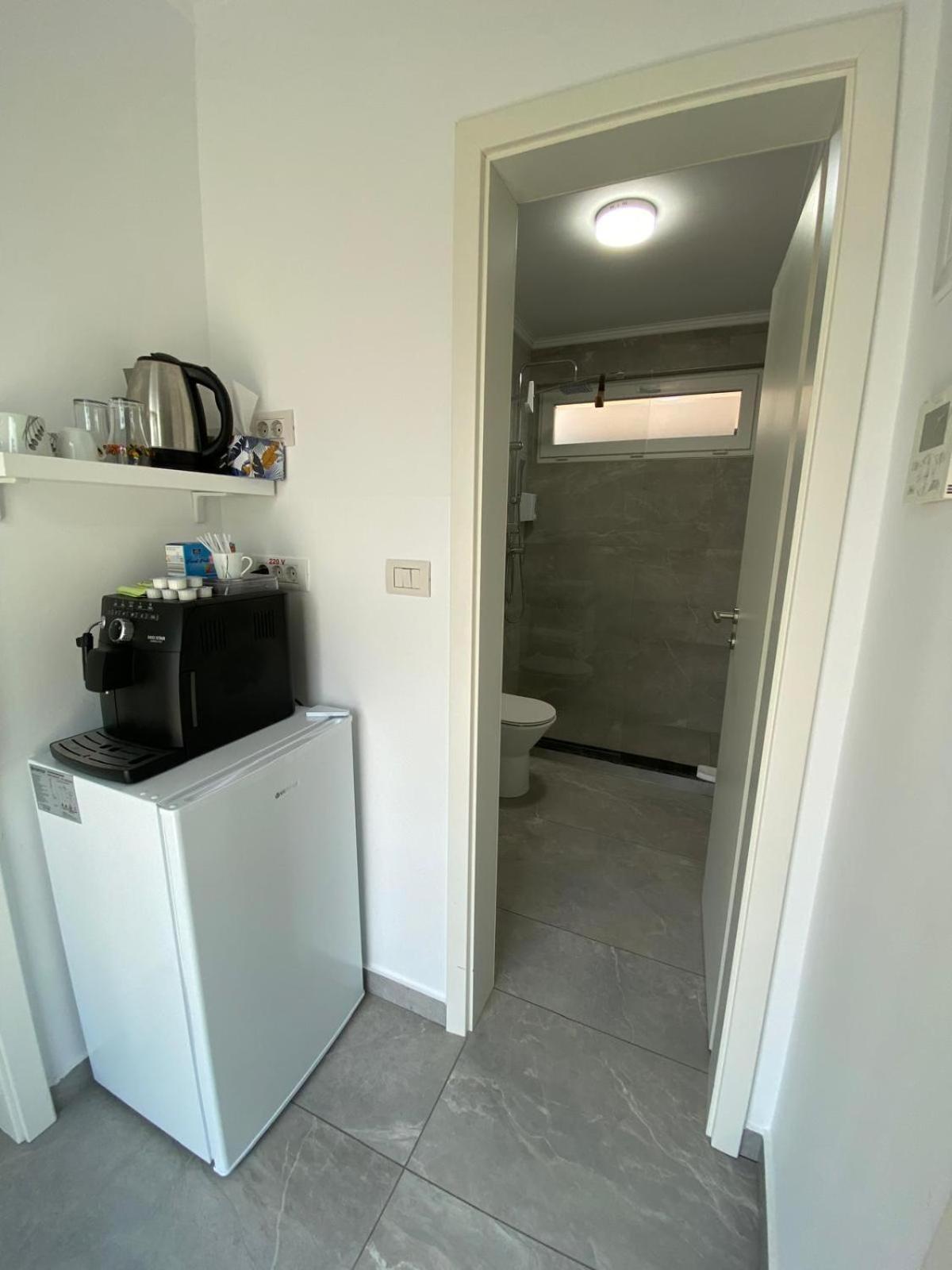 Kevin&Jessica Rooms Giarmata エクステリア 写真