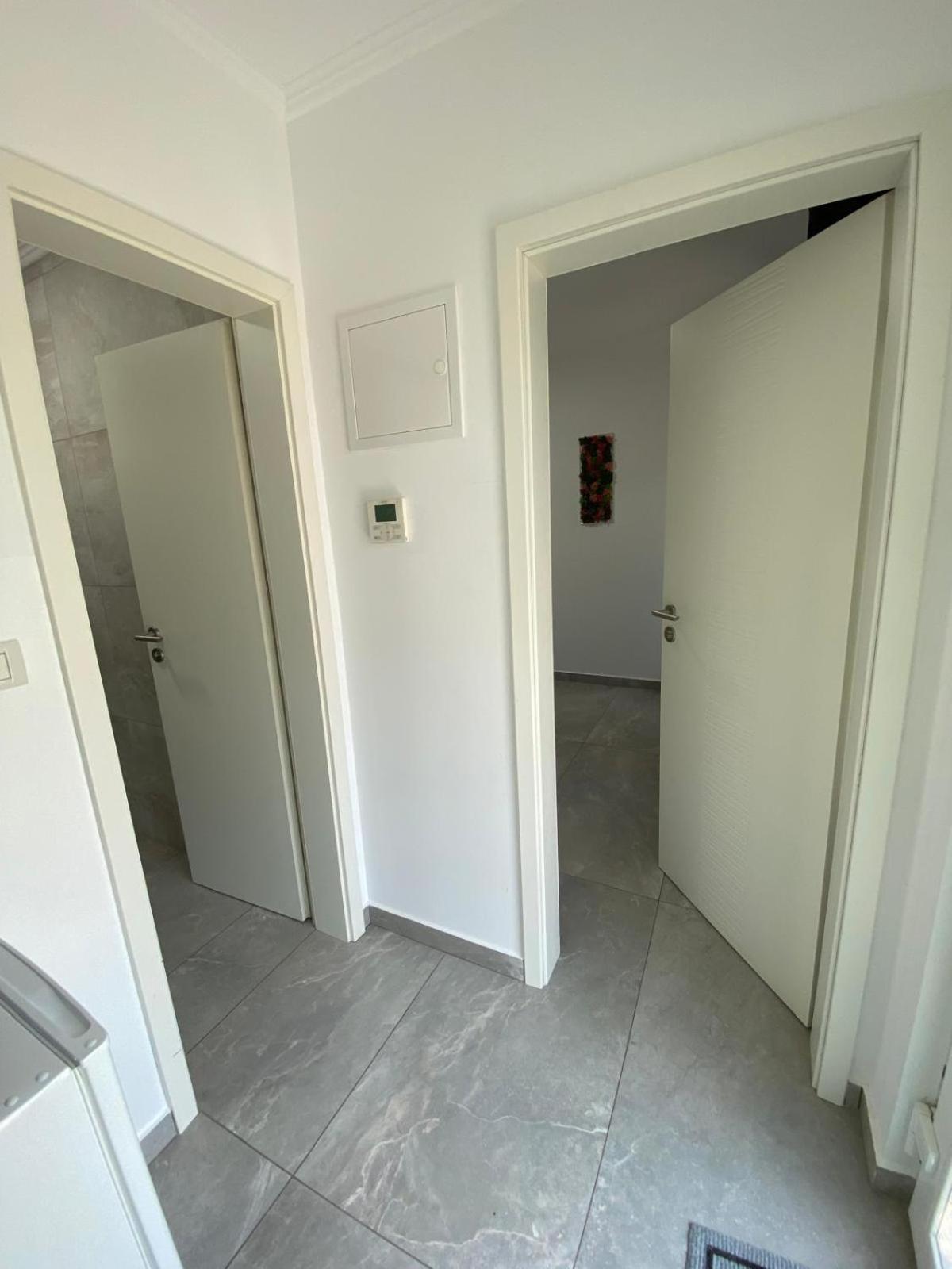Kevin&Jessica Rooms Giarmata エクステリア 写真
